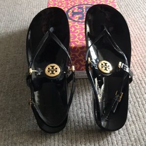 Tory Burch Huxley Black patent sandals sz 9.5